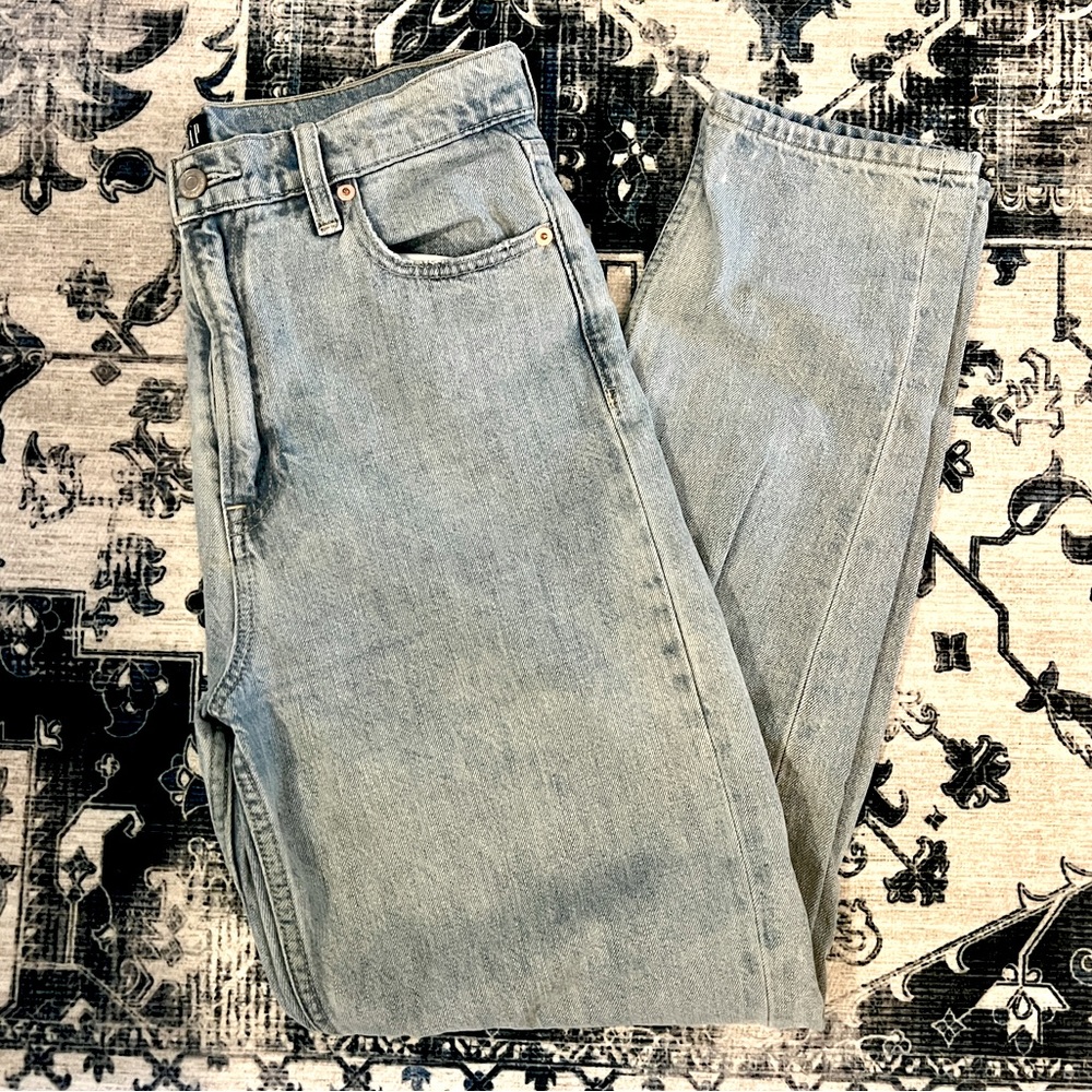 Gap Sky High Rise Mom Jeans with Washwell - 8/29T - Picture 3 of 5
